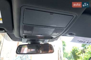 Внедорожник / Кроссовер Land Rover Discovery Sport 2016 в 