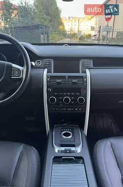 Внедорожник / Кроссовер Land Rover Discovery Sport 2016 в 