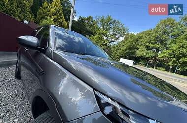 Внедорожник / Кроссовер Land Rover Discovery Sport 2016 в 