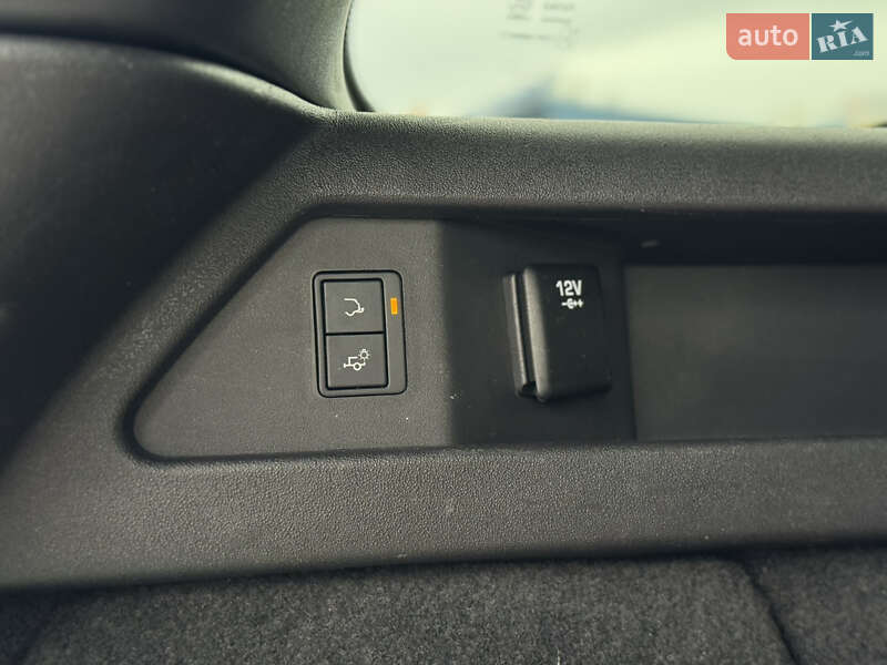 Позашляховик / Кросовер Land Rover Discovery Sport 2016 в Києві