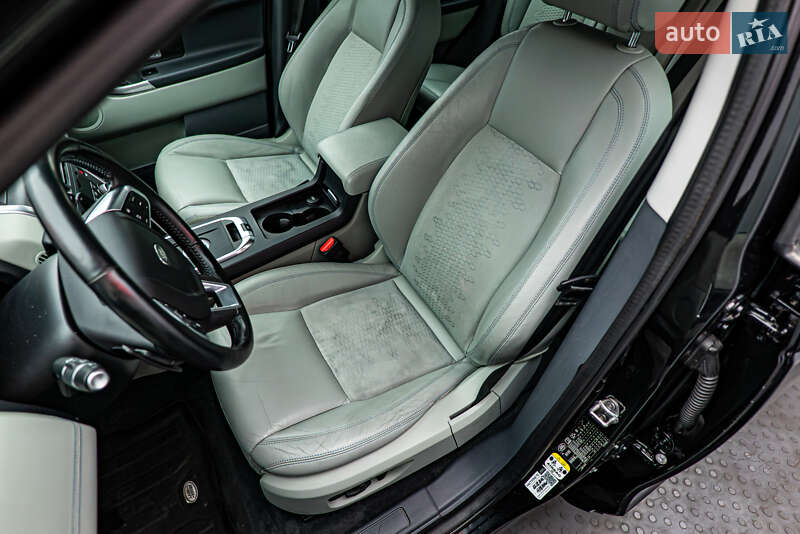 Позашляховик / Кросовер Land Rover Discovery Sport 2017 в Києві