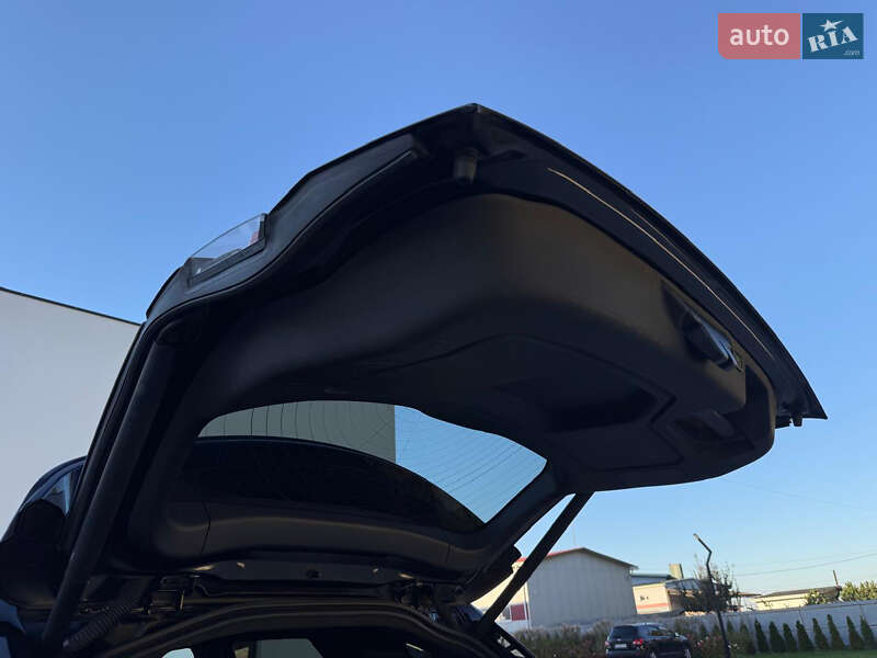 Внедорожник / Кроссовер Land Rover Discovery Sport 2015 в Луцке