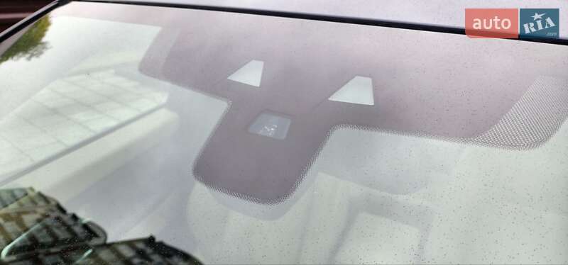 Позашляховик / Кросовер Land Rover Discovery Sport 2015 в Івано-Франківську