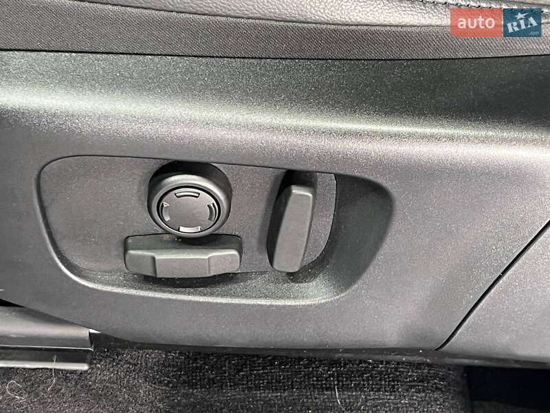Позашляховик / Кросовер Land Rover Discovery Sport 2023 в Одесі фото 17 Позашляховик / Кросовер Land Rover Discovery Sport 2023 в Одесі