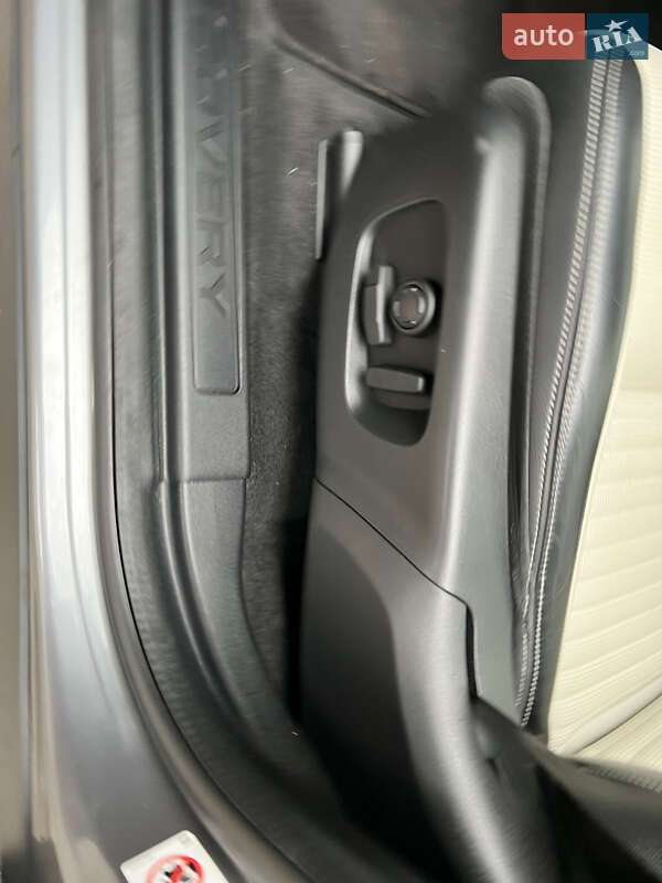 Внедорожник / Кроссовер Land Rover Discovery Sport 2020 в Житомире фото 12 Внедорожник / Кроссовер Land Rover Discovery Sport 2020 в Житомире