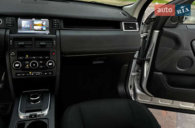 Позашляховик / Кросовер Land Rover Discovery Sport 2017 в 