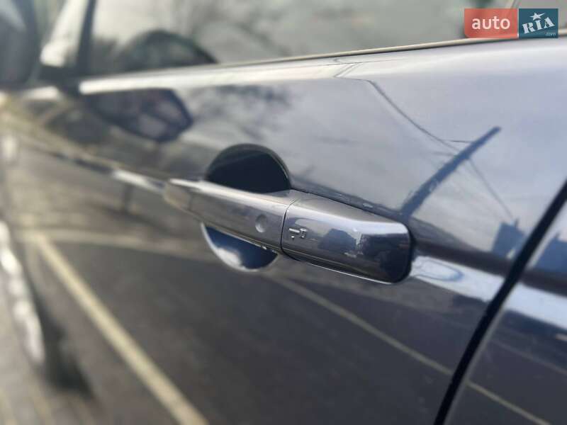 Внедорожник / Кроссовер Land Rover Discovery Sport 2015 в Полтаве