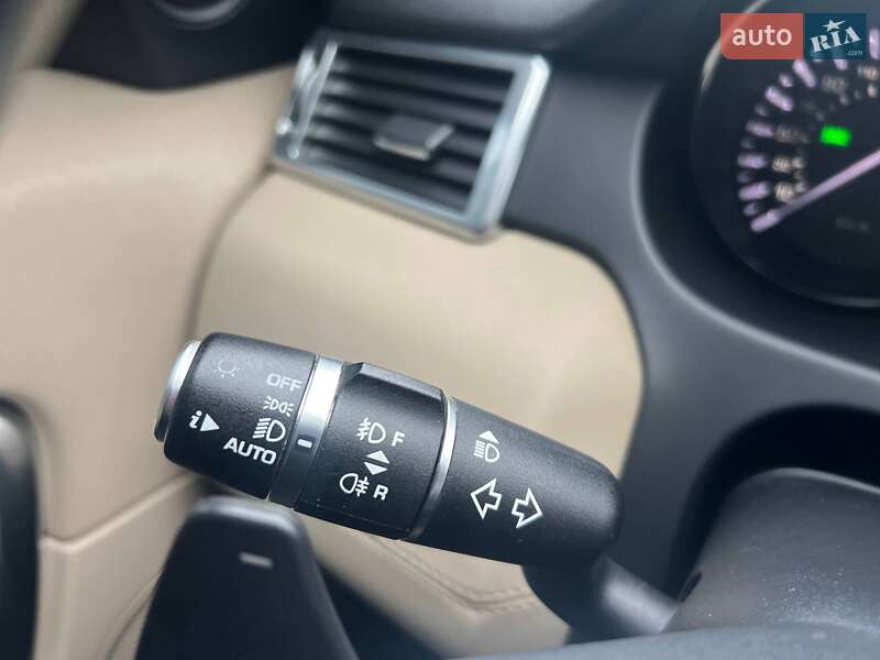 Внедорожник / Кроссовер Land Rover Discovery Sport 2015 в Полтаве