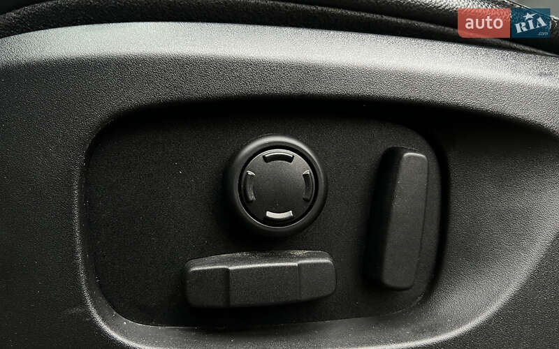 Внедорожник / Кроссовер Land Rover Discovery Sport 2017 в Львове фото 17 Внедорожник / Кроссовер Land Rover Discovery Sport 2017 в Львове