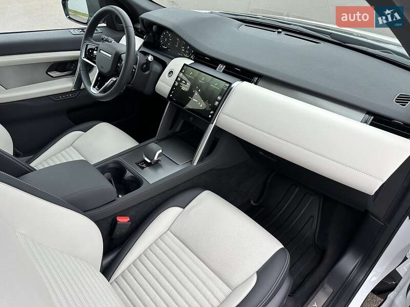 Внедорожник / Кроссовер Land Rover Discovery Sport 2023 в Киеве