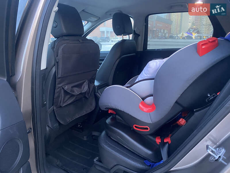 Внедорожник / Кроссовер Land Rover Discovery Sport 2015 в Броварах