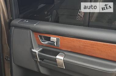 Позашляховик / Кросовер Land Rover Discovery 2010 в 