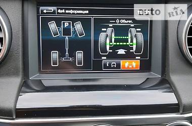 Позашляховик / Кросовер Land Rover Discovery 2016 в 