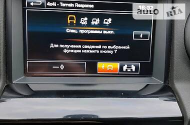 Позашляховик / Кросовер Land Rover Discovery 2016 в 