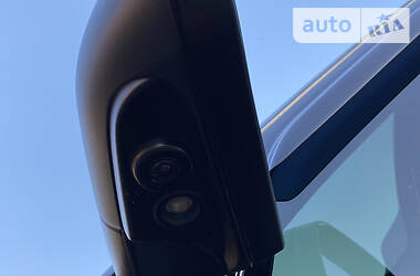 Позашляховик / Кросовер Land Rover Discovery 2012 в 