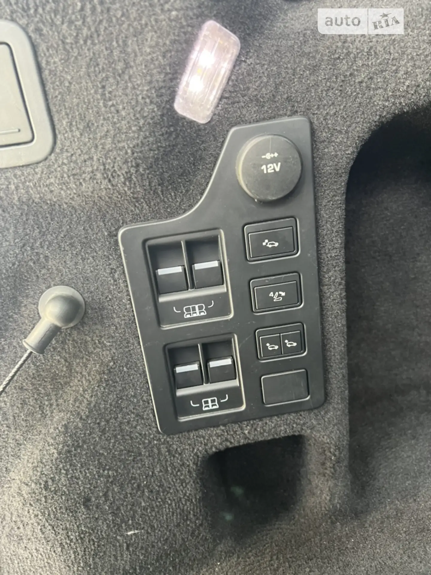 2017 Land Rover Discovery - мініатюра 29