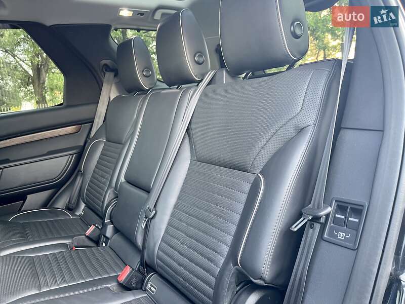 Внедорожник / Кроссовер Land Rover Discovery 2017 в Киеве