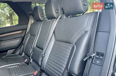 Позашляховик / Кросовер Land Rover Discovery 2017 в 