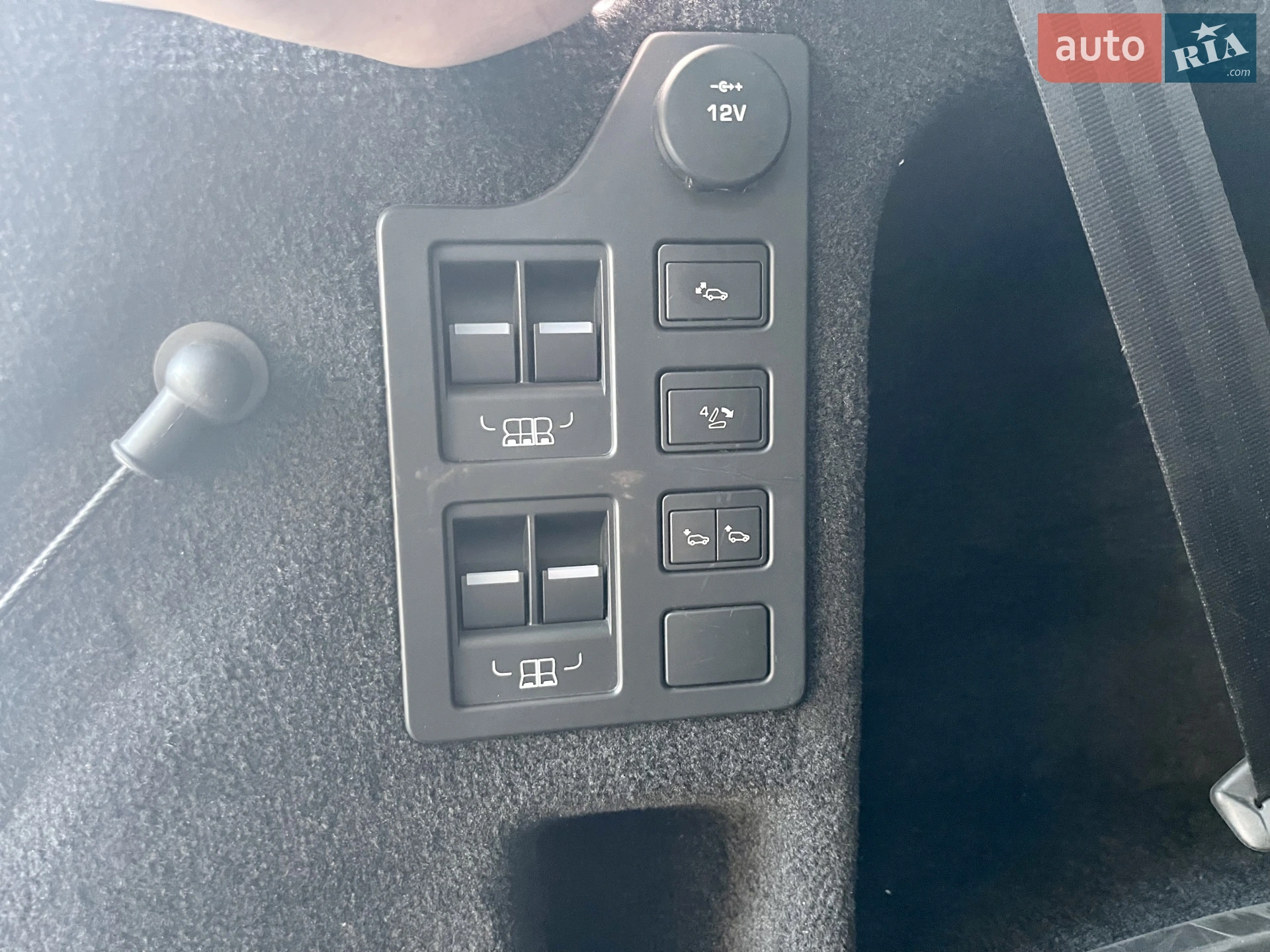 2017 Land Rover Discovery - мініатюра 32