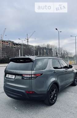 Позашляховик / Кросовер Land Rover Discovery 2017 в 