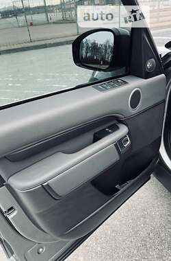Позашляховик / Кросовер Land Rover Discovery 2017 в 