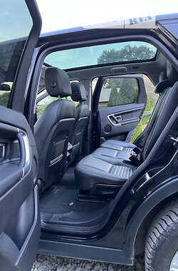 Внедорожник / Кроссовер Land Rover Discovery 2015 в 