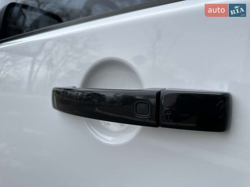 Позашляховик / Кросовер Land Rover Discovery 2012 в Одесі