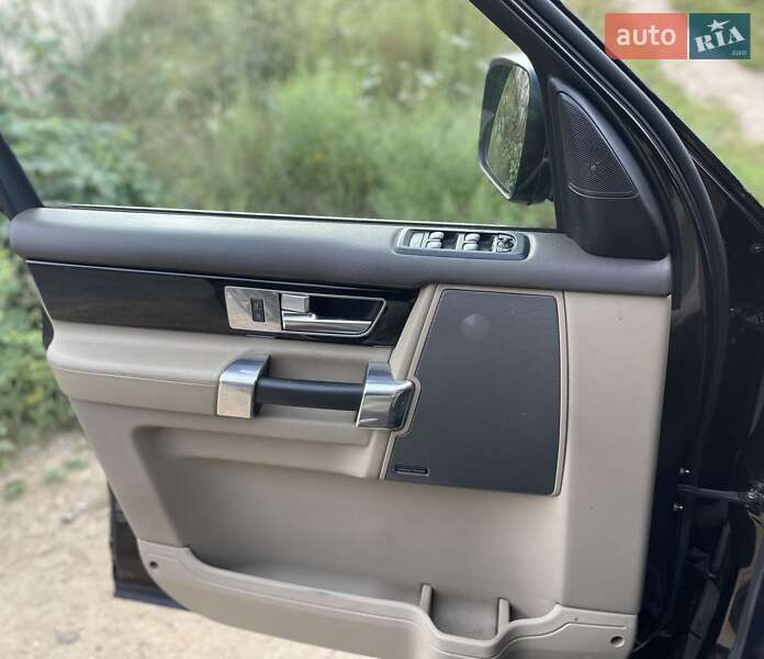 Позашляховик / Кросовер Land Rover Discovery 2012 в Києві