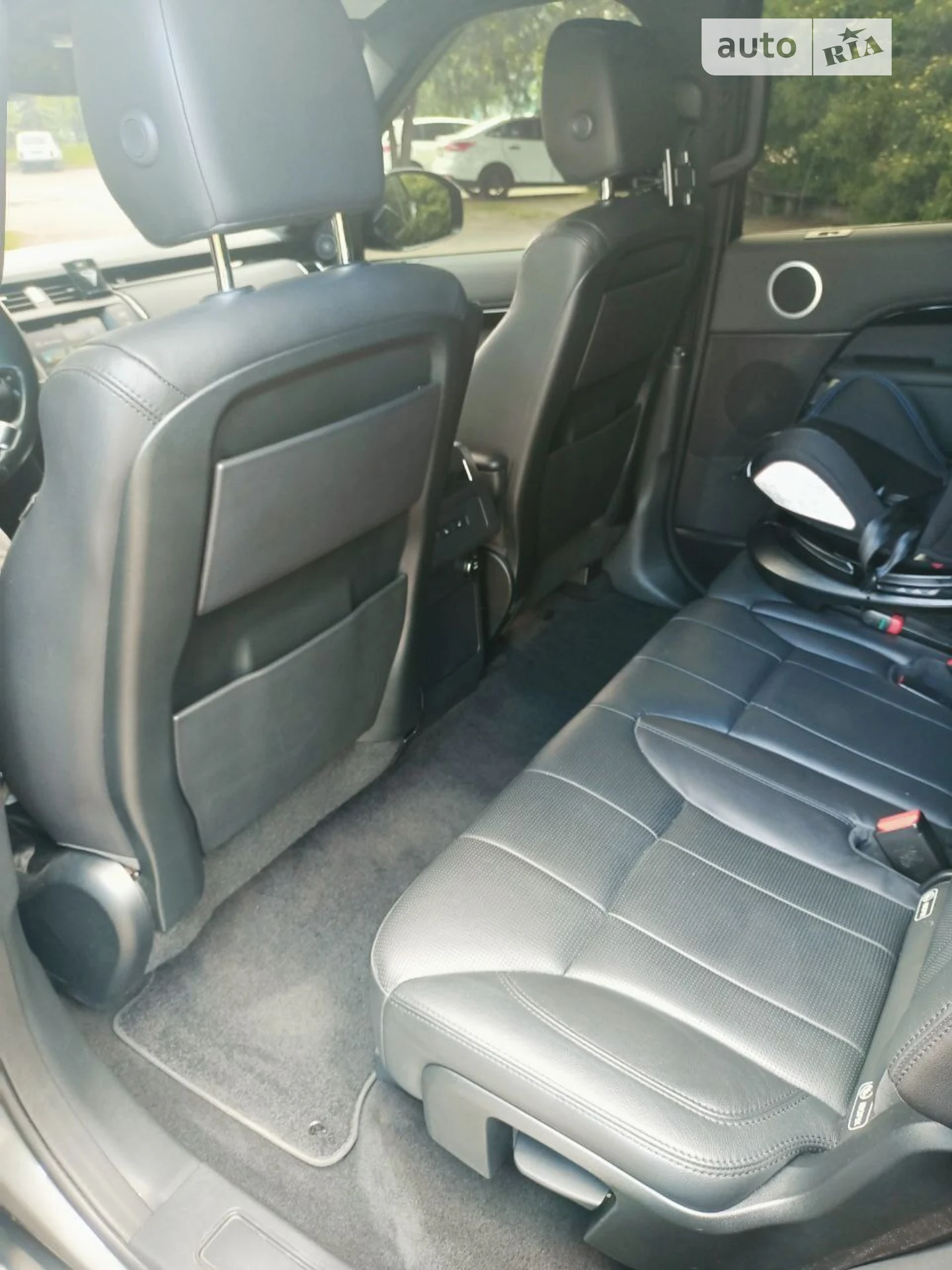 2017 Land Rover Discovery - мініатюра 32