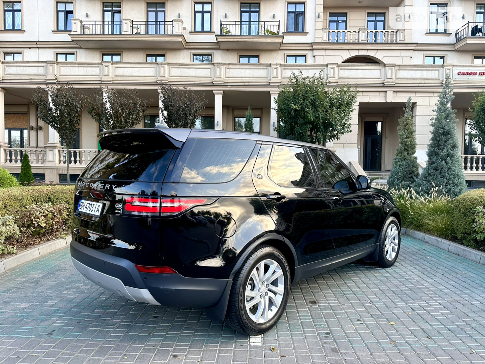 2018 Land Rover Discovery - мініатюра 14