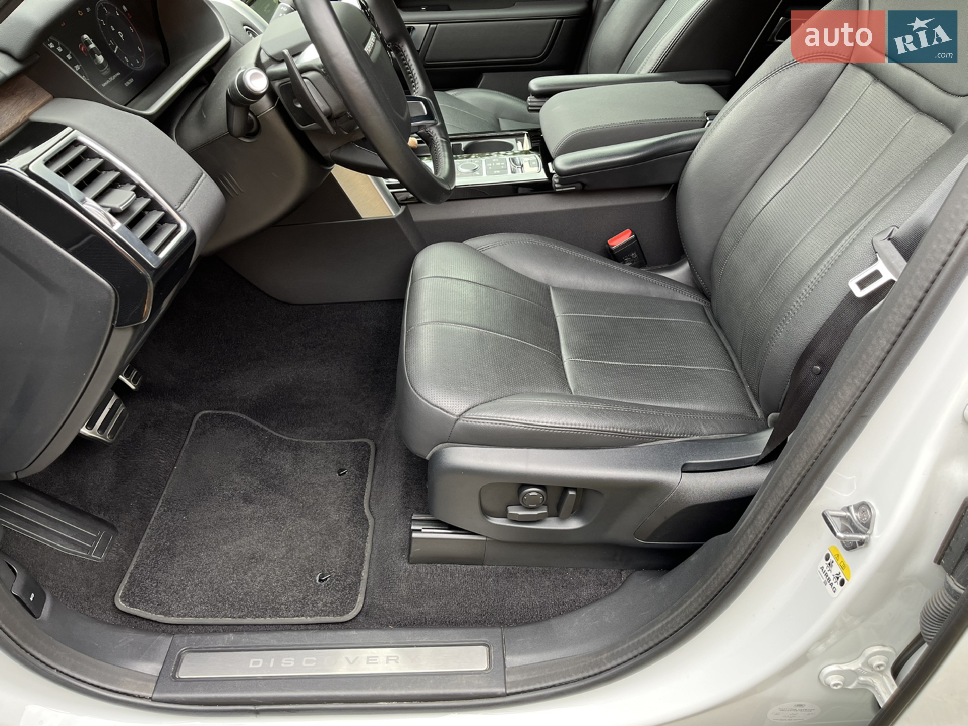 2019 Land Rover Discovery - мініатюра 14