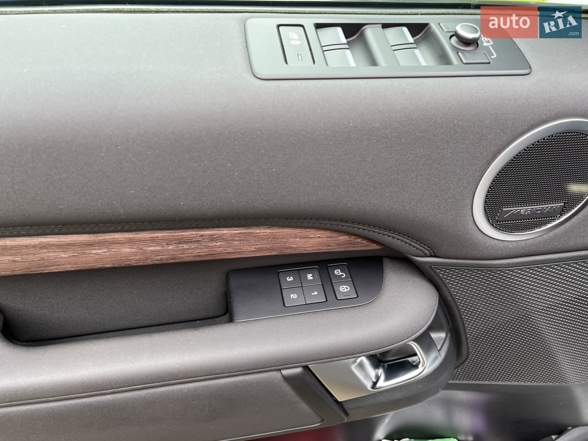 2019 Land Rover Discovery - мініатюра 18