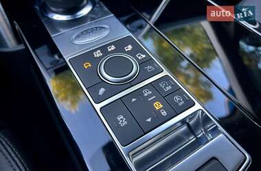 Позашляховик / Кросовер Land Rover Discovery 2018 в 