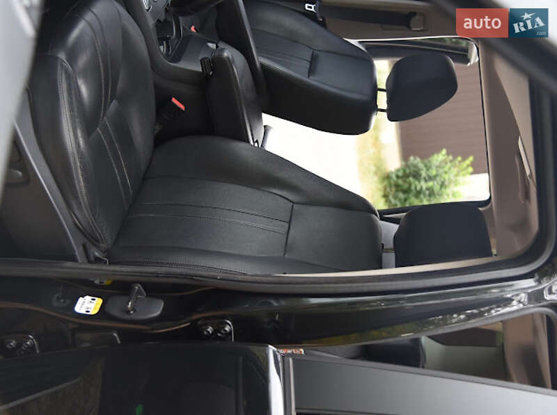 Позашляховик / Кросовер Land Rover Discovery 2012 в Ірпені