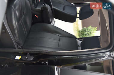 Внедорожник / Кроссовер Land Rover Discovery 2012 в 