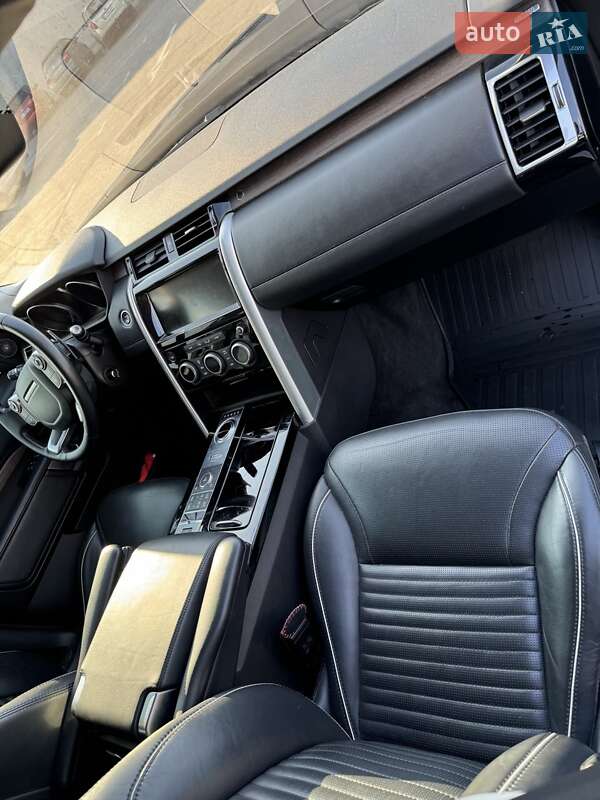 Внедорожник / Кроссовер Land Rover Discovery 2017 в Львове