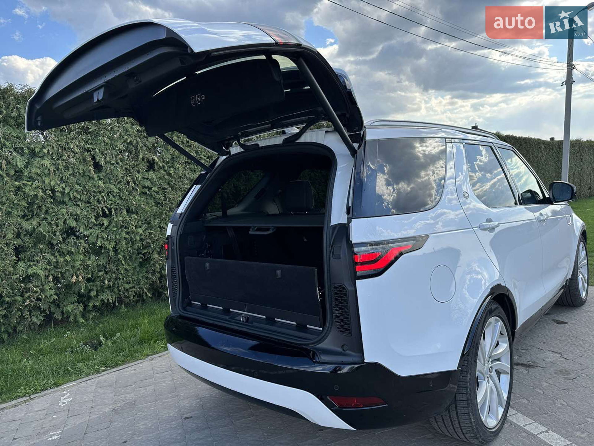 2021 Land Rover Discovery - мініатюра 9