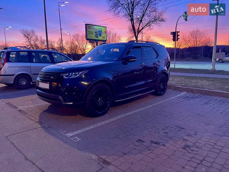 Позашляховик / Кросовер Land Rover Discovery 2017 в 