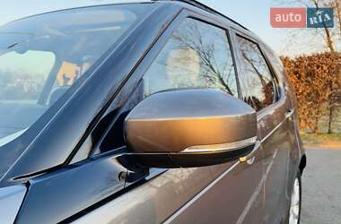 Позашляховик / Кросовер Land Rover Discovery 2018 в 