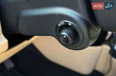 Внедорожник / Кроссовер Land Rover Discovery 2008 в 