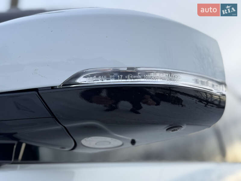 Внедорожник / Кроссовер Land Rover Discovery 2017 в Львове фото 49 Внедорожник / Кроссовер Land Rover Discovery 2017 в Львове