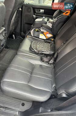 Позашляховик / Кросовер Land Rover Discovery 2015 в 