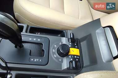 Внедорожник / Кроссовер Land Rover Discovery 2006 в 
