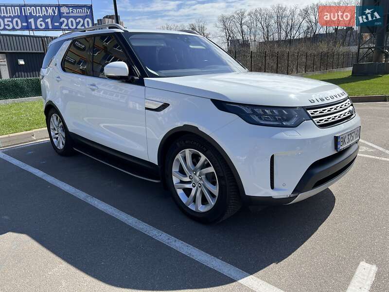 Внедорожник / Кроссовер Land Rover Discovery 2017 в 