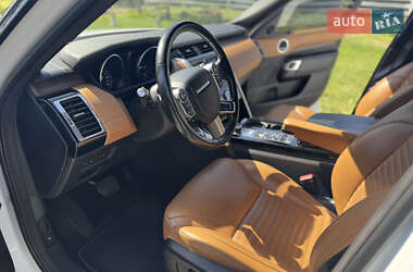 Внедорожник / Кроссовер Land Rover Discovery 2017 в 