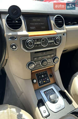 Позашляховик / Кросовер Land Rover Discovery 2013 в 
