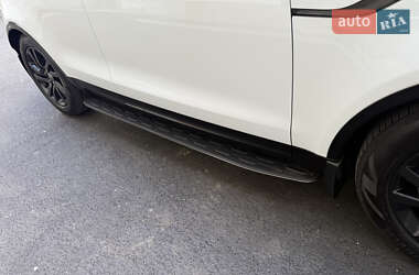 Внедорожник / Кроссовер Land Rover Discovery 2023 в 