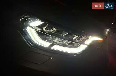 Внедорожник / Кроссовер Land Rover Discovery 2019 в 