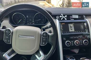 Позашляховик / Кросовер Land Rover Discovery 2017 в 