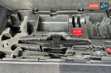 Внедорожник / Кроссовер Land Rover Discovery 2009 в 